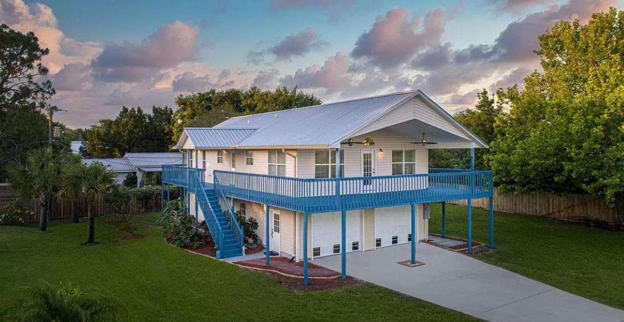 Five Bedroom Home In The Heart Of St Aug Beach Сент Августин Екстериор снимка