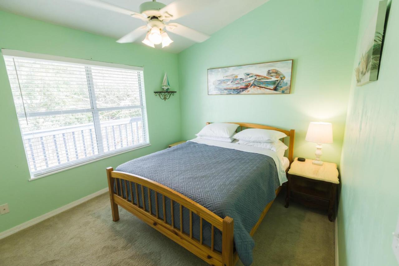 Five Bedroom Home In The Heart Of St Aug Beach Сент Августин Екстериор снимка