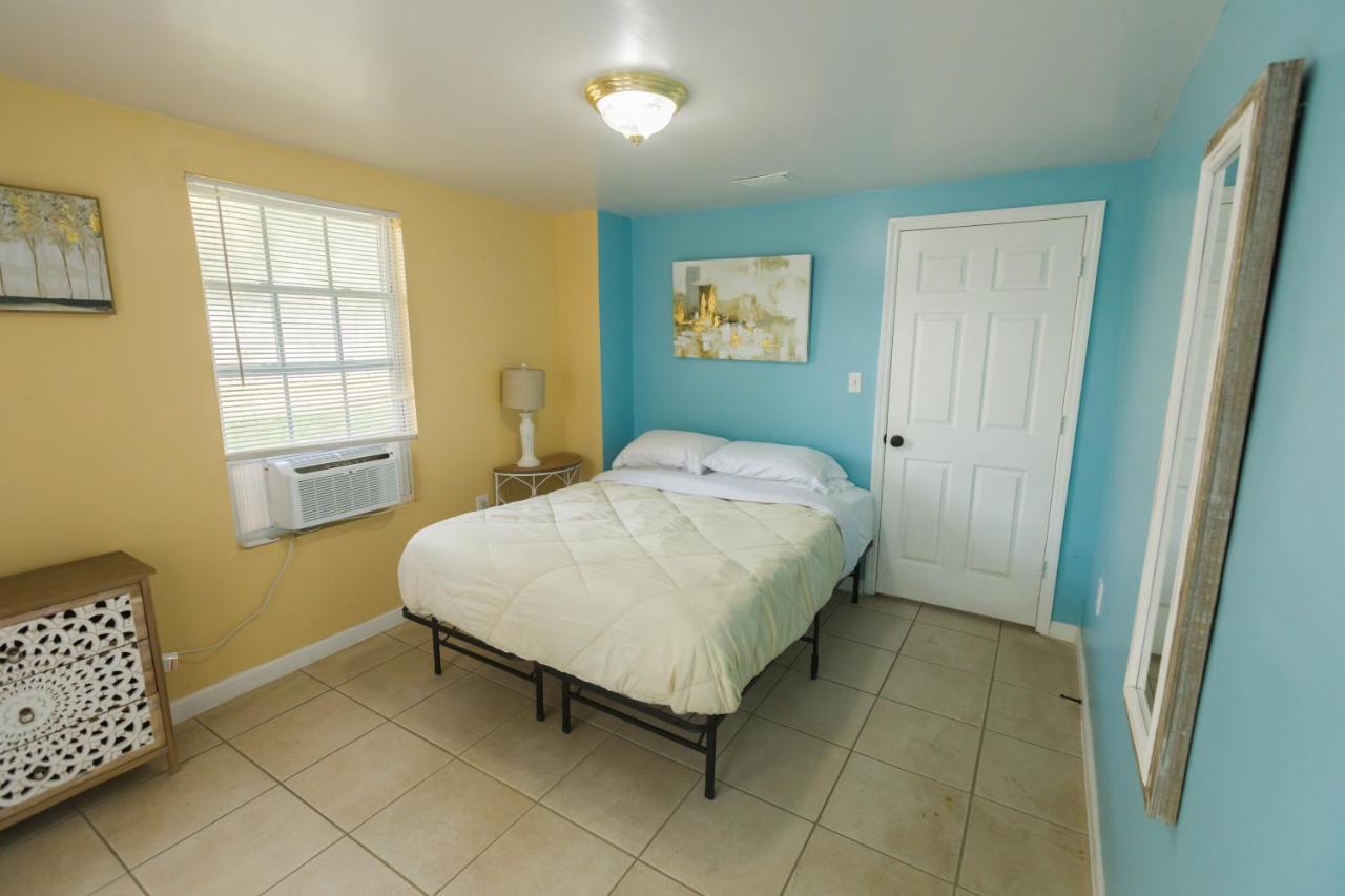 Five Bedroom Home In The Heart Of St Aug Beach Сент Августин Екстериор снимка